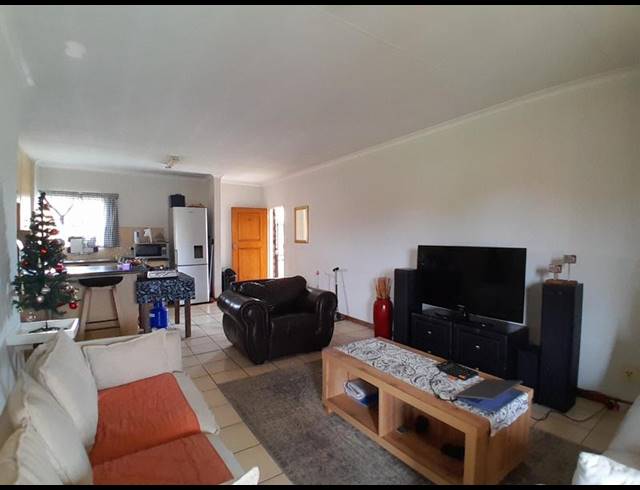 3 BEDROOM APARTMENT FOR SALE IN VALHALLA